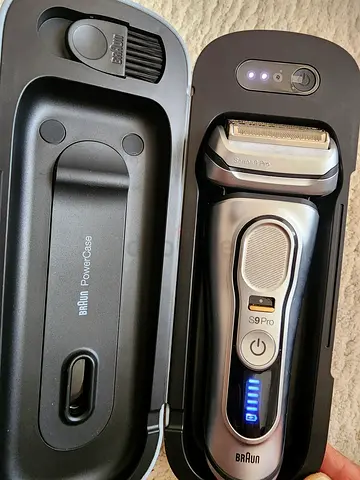 Braun - Series 9 Pro 9427S Shaver with Charging Travel Case Silver