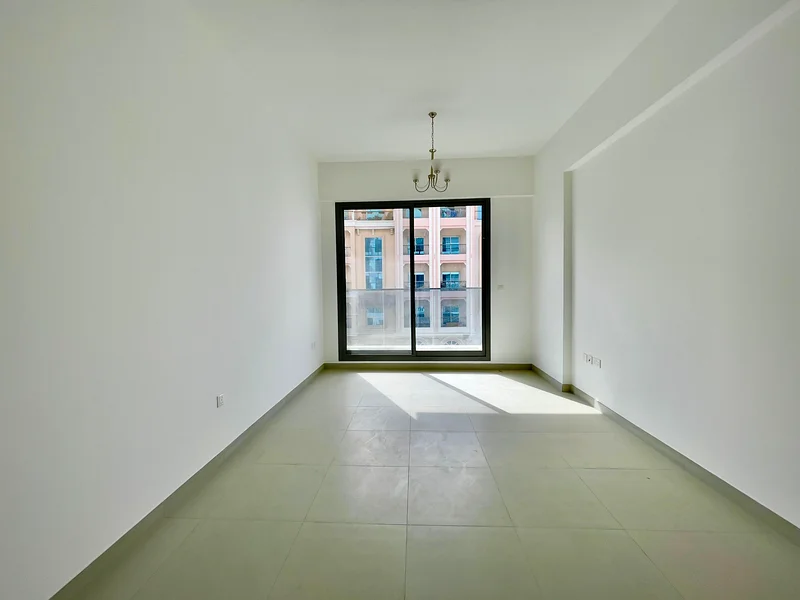 Elegant 1BHK | 2 Baths, Free Gym, Pool & Parking – Flexible Payments 4–6 Cheques63742752044033113