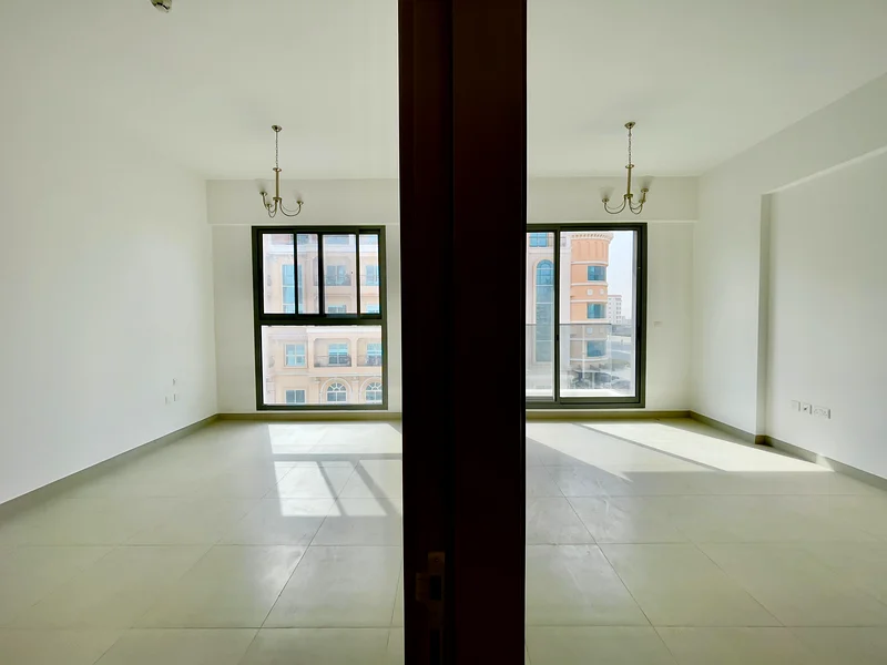 Elegant 1BHK | 2 Baths, Free Gym, Pool & Parking – Flexible Payments 4–6 Cheques63742752044033112