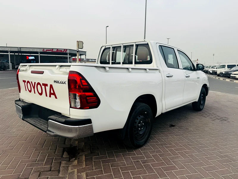 Toyota Hilux  2.0L –  Double Cabin –  4×263488078864513111