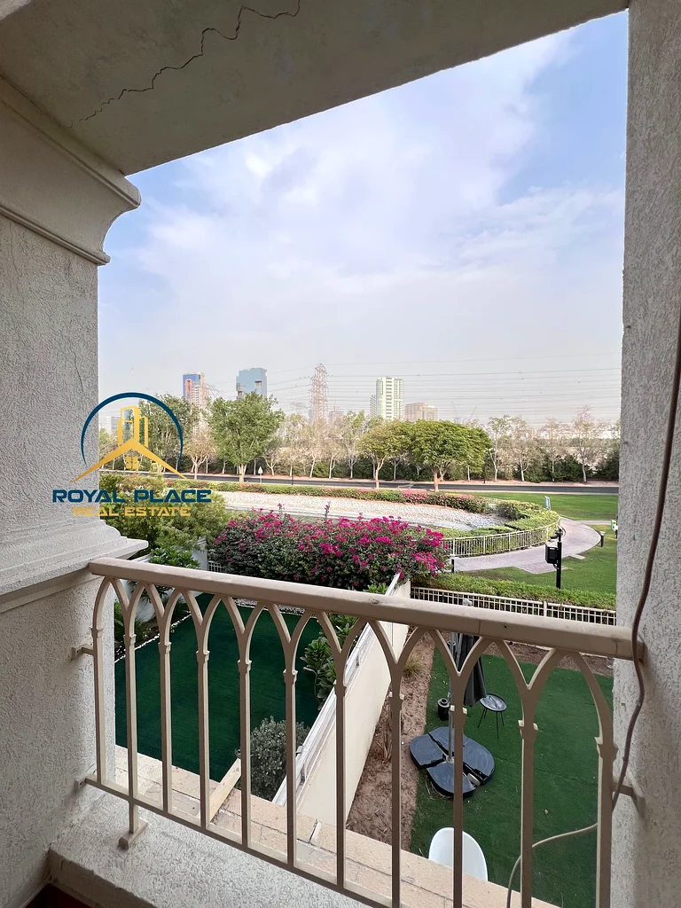 منظر البحيرة / صيانة جيدة / شاغرة / مؤثثة63728817617154110