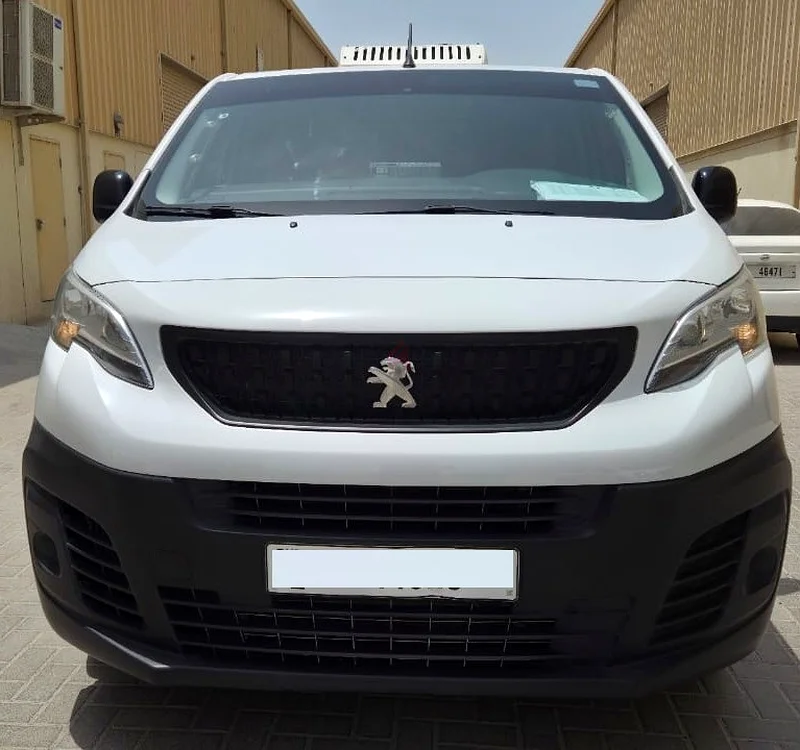 Peugeot Expert 2023 – Warranty + Service Contract Chiller Van | GCC Specs | Excellent Condition63613735088385111