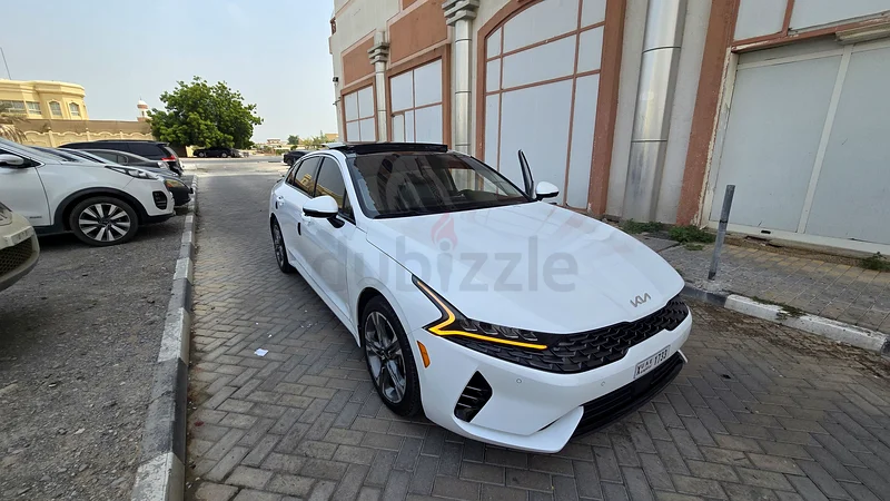 KIA K5 top of the range63482434964483112