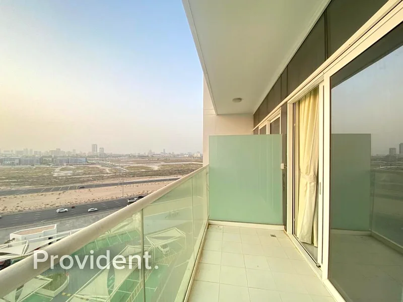 Spacious Layout | Balcony | High Floor63494772142467111