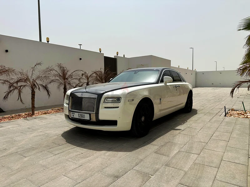2014 Rolls Royce Ghost – 6.6L V12 (GCC Specs)63490305090306111