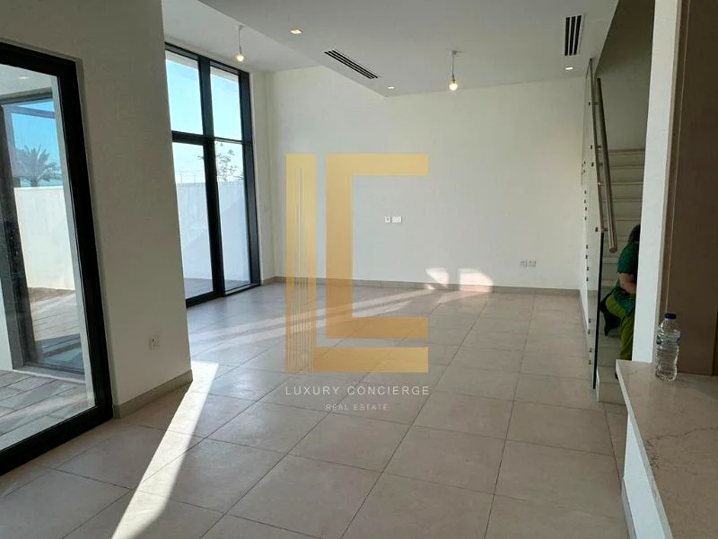 3 غرف نوم + غرفة خادمة | مناظر طبيعية | واسعة | قطعة أرض كبيرة63763486678914110