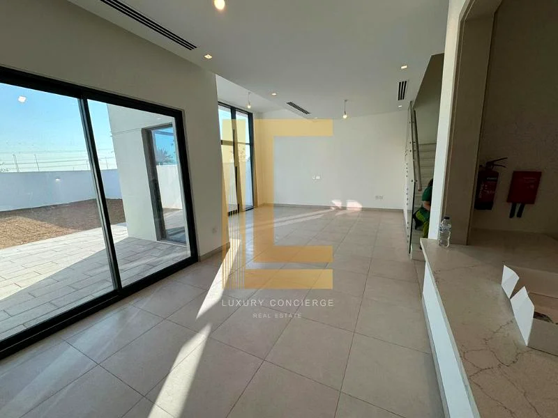 3 غرف نوم + غرفة خادمة | مناظر طبيعية | واسعة | قطعة أرض كبيرة63763486678914111