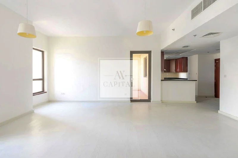 Spacious | Vacant | Close to the Beach63936932156801111