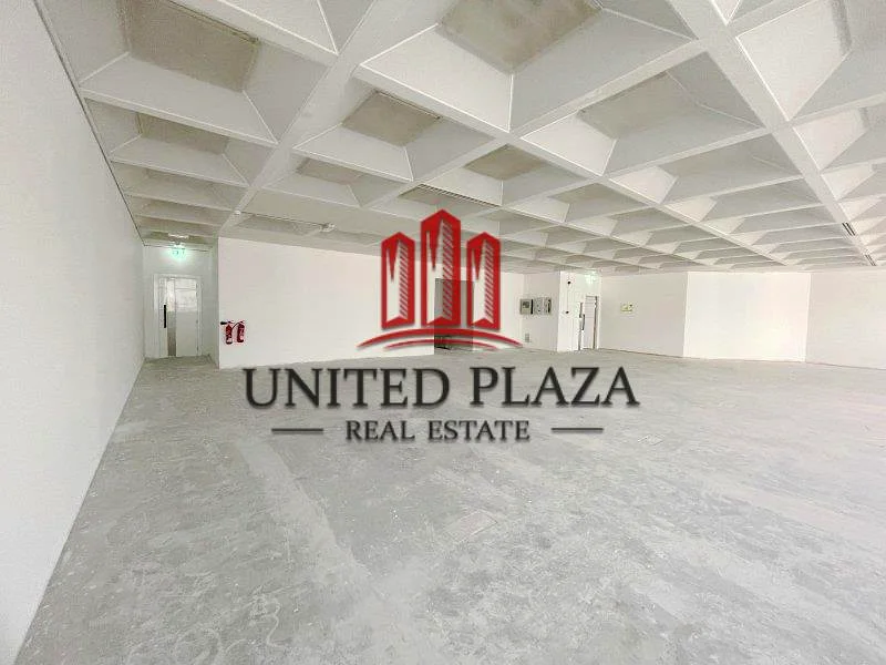 BRIGHT OFFICE | PRIME LOCATION | GREAT AMENITIES63612458003971112