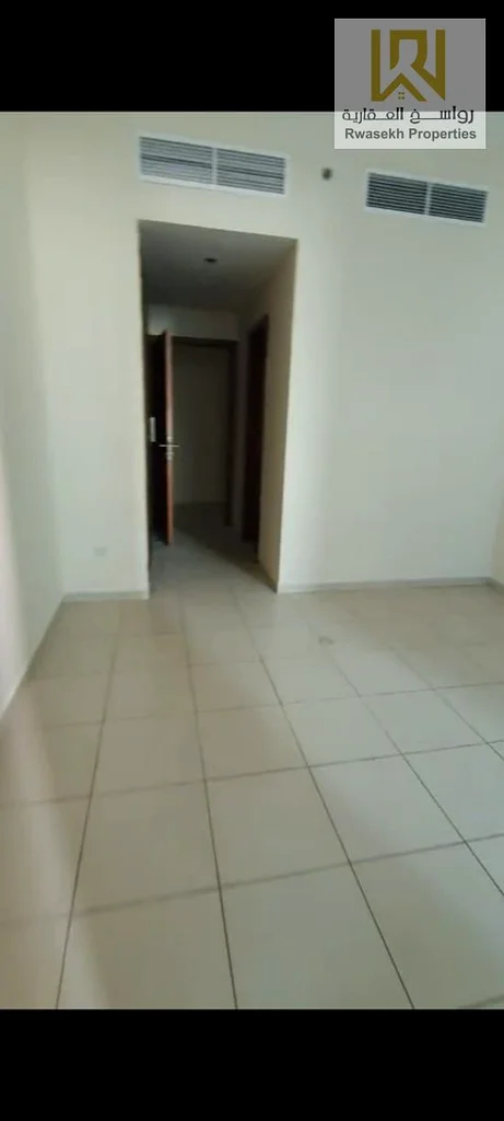 شقة للبيع مميزة في أبراج عجمان وان – الرشيديّة 📍 الموقع: عجمان – الرشيديّة، أبراج عجمان وان، الطابق الأول 💰 السعر: 550,000 درهم إماراتي63867463073155114
