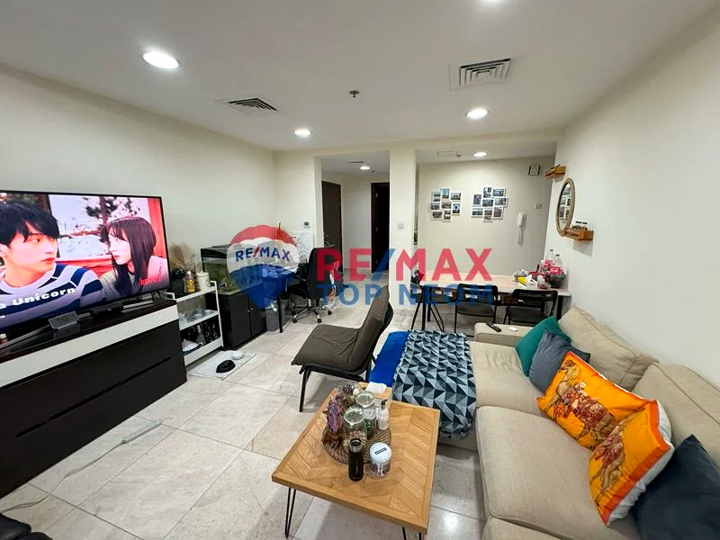 شقة كبيرة مكونة من غرفتين نوم مع إطلالات خلابة | مؤثثة بالكامل | موقع متميز63790447175426111