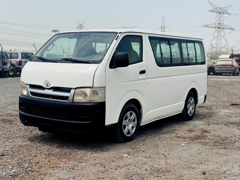 Toyota HiAce // Gcc space // Model 2006 // Good conditions63484347813761112