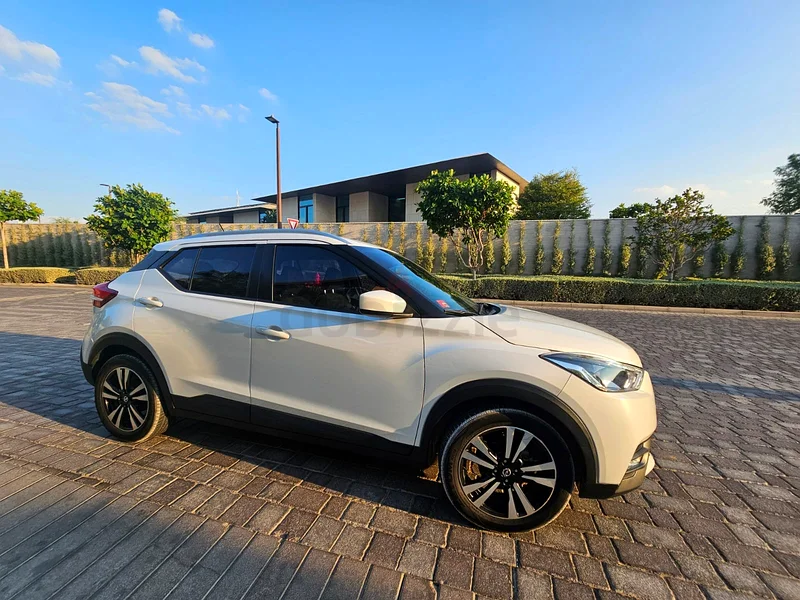 Family car. All time in one hands63484188510467112