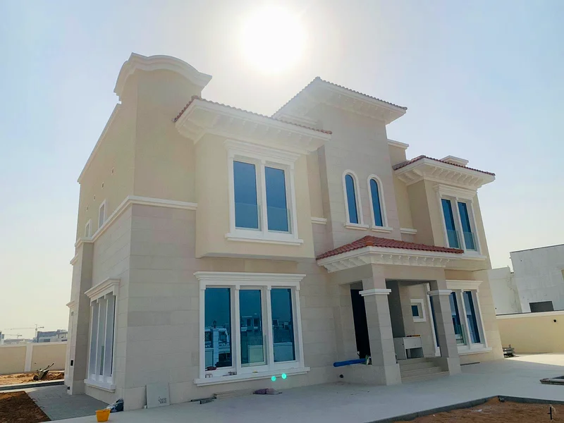 جديد بالكامل | فاخر | 5 غرف نوم + غرفة خادمة | ند حصة63747172843777110