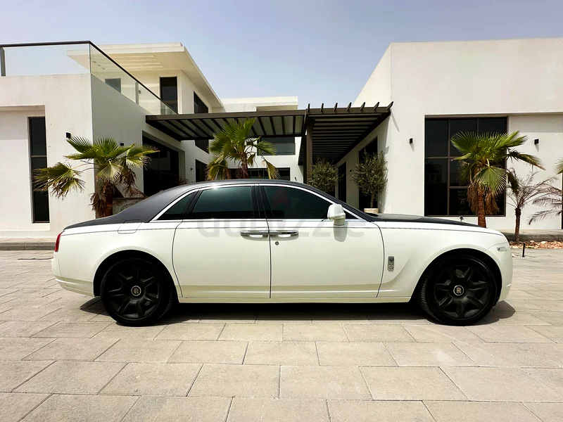 2014 Rolls Royce Ghost – 6.6L V12 (GCC Specs)63490305090306113