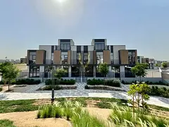 4BR + M / SINGLE ROW / VACANT / MULTIPLE OPTIONS