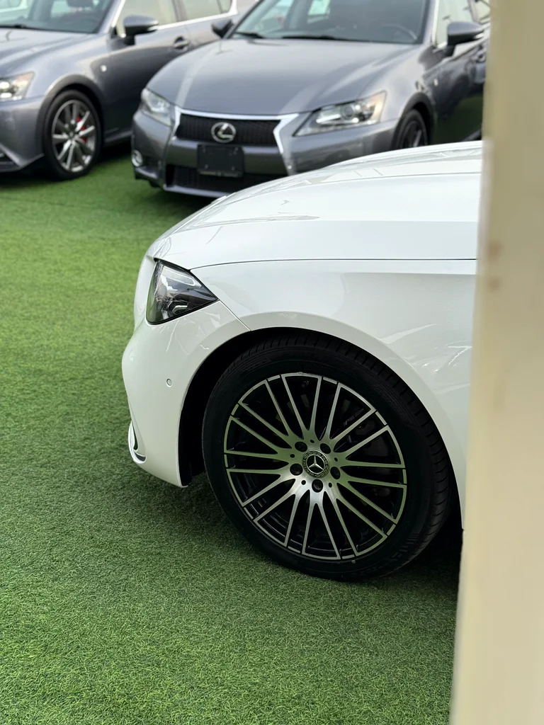 Mercedes C30063488611009282112