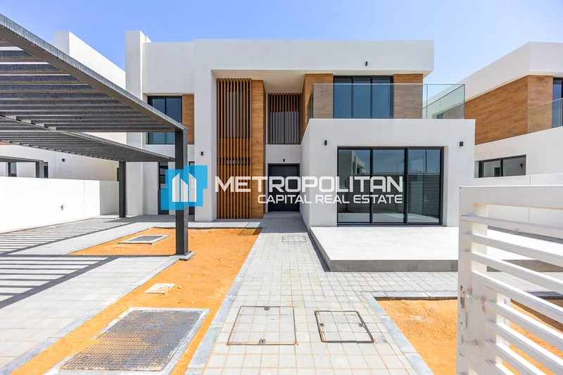 Single Row| 4BR+Maids Room| Ready To Move| Resale63850529581441112