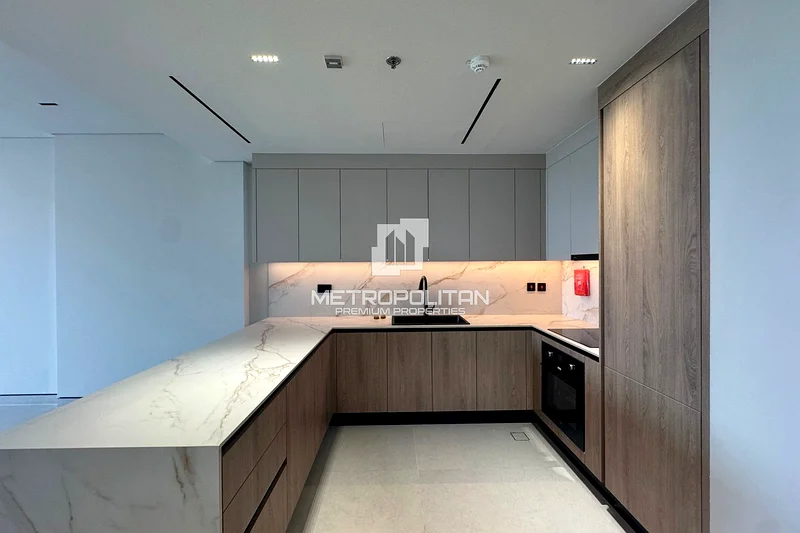 Burj Khalifa View | Spacious | Premium finishing63973718461571114