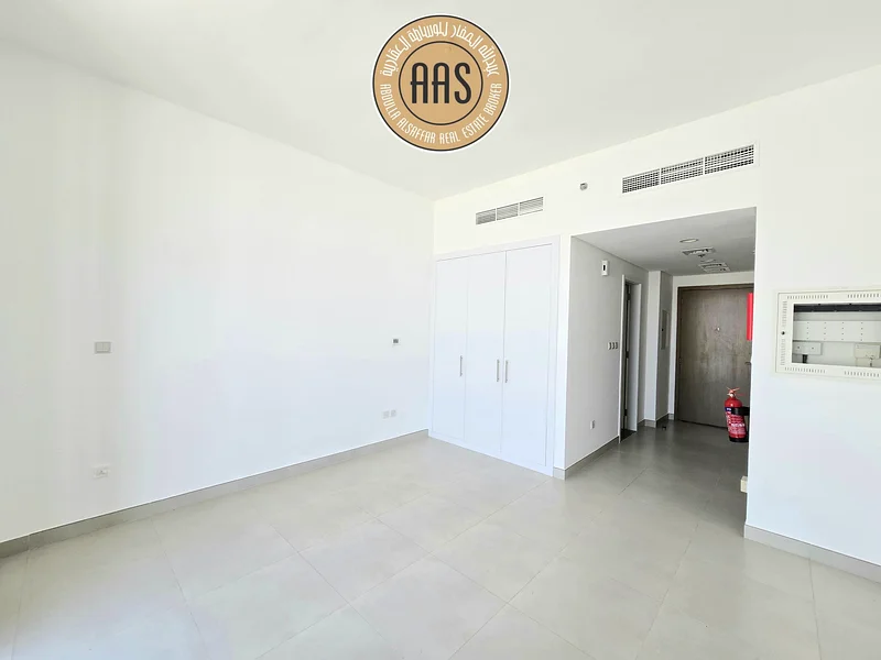 Spacious Apartment ! 12 cheque's payment ! With All Aminities ! Ready to Move ! Big Size63751682493443113