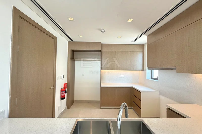 Prime Location | Single Row | Unfurnished63762607235075113