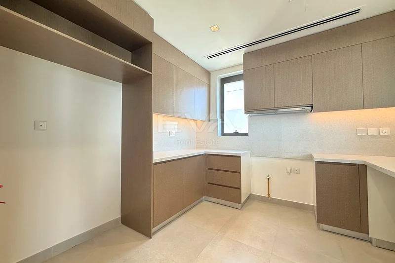 Prime Location | Single Row | Unfurnished63762607235075112
