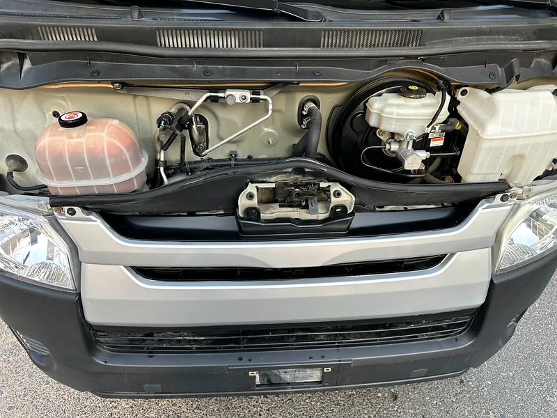 Toyota Hiace 2021 Van GCC accident-free63484442750339114