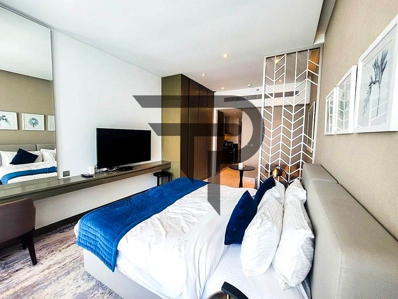 Canal Views | Spacious Layout | Vacant63794908812546112