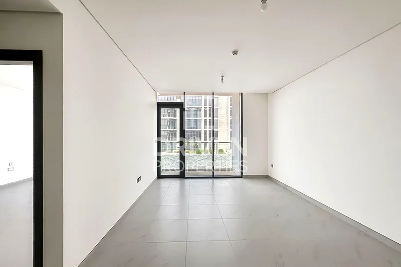Lagoon View | Brand New Elegant Unit | Huge Layout63750450385025112