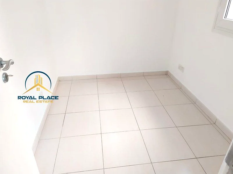واسع | حديقة خاصة | جاهز للانتقال | مشرق63729125927297113