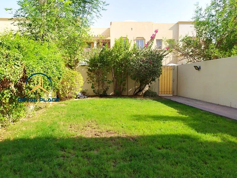 واسع | حديقة خاصة | جاهز للانتقال | مشرق63729125927297110