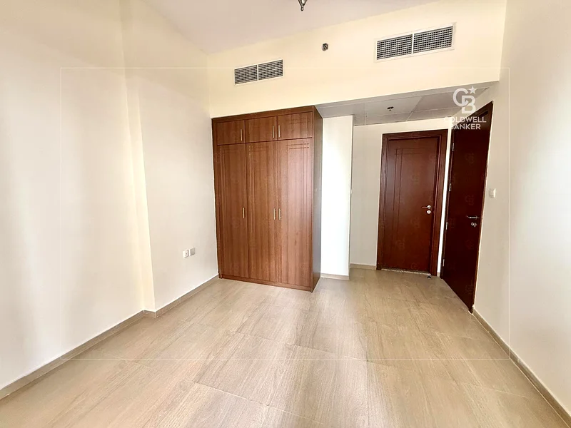 Ready To Move | White goods included | Spacious63807296404098114