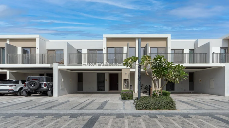 Prime Location | Single Row | Landscaped63733135277825110