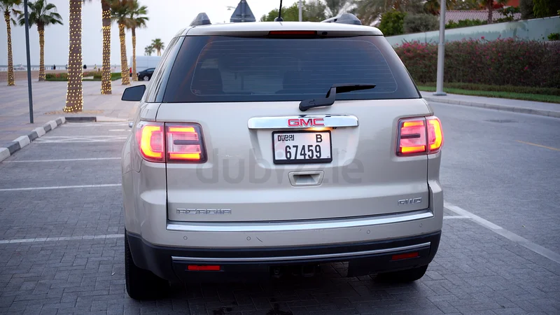 GMC Acadia 2015 SLT GCC 145k km 8-seater SUV63479545632515114