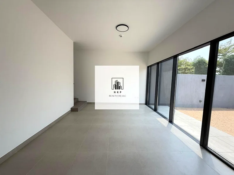 Spacious luxurious brand new 3-Bedrom townhouse with maid room63654746532482111