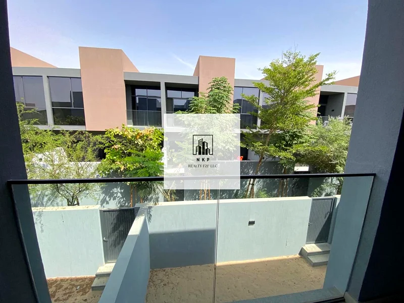 Spacious luxurious brand new 3-Bedrom townhouse with maid room63654746532482110