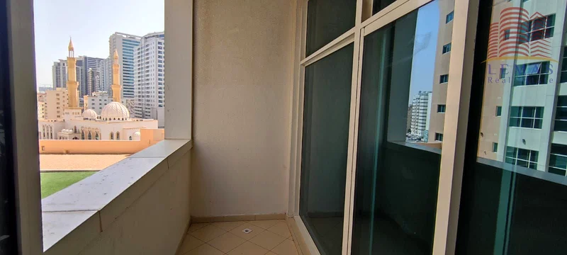 شقة من غرفة نوم واحدة للبيع نقدًا، بإطلالة جزئية على المدينة، ومطبخ مفتوح63887838480897113