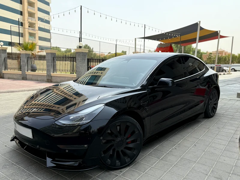 TESLA PERFORMANCE / GCC / ORIGINAL PAINT / FSH / 2 KEYS63490662013954111