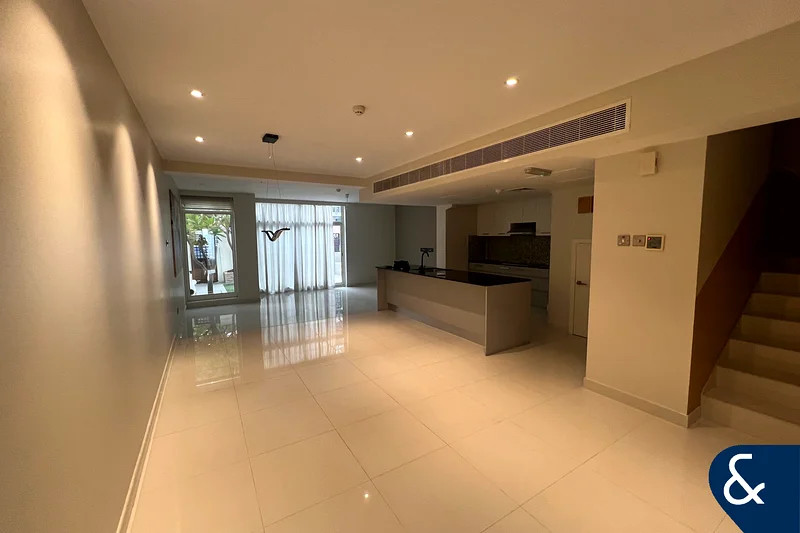 3bhk +Maid + Study | Upgraded | Vacant63782827114883114
