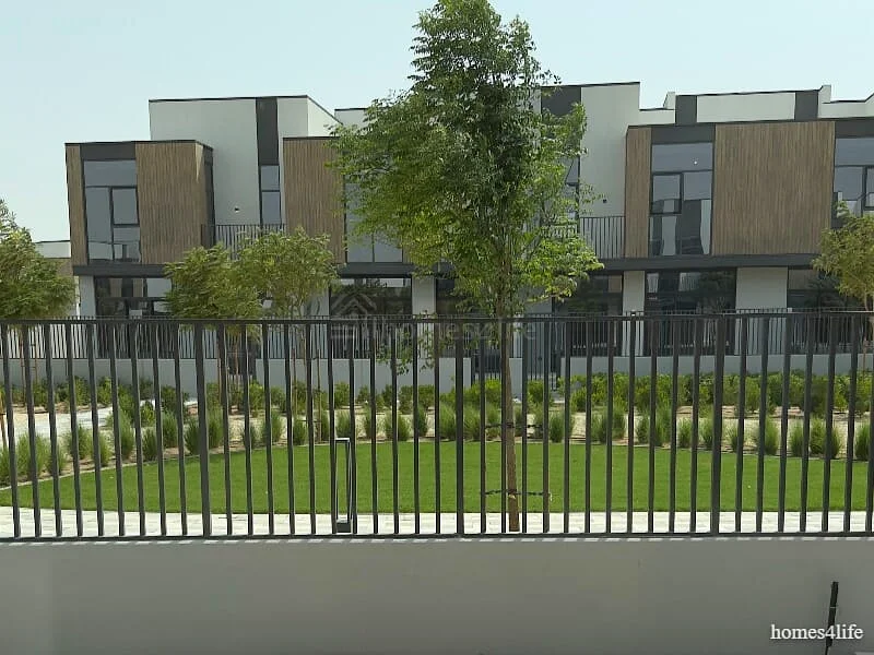 BIG PLOT | ON PARK | MODERN G+2 | GENUINE RESALE63926621634306114