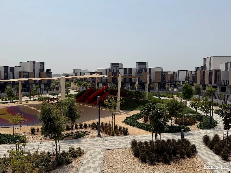 BIG PLOT | ON PARK | MODERN G+2 | GENUINE RESALE63926621634306113