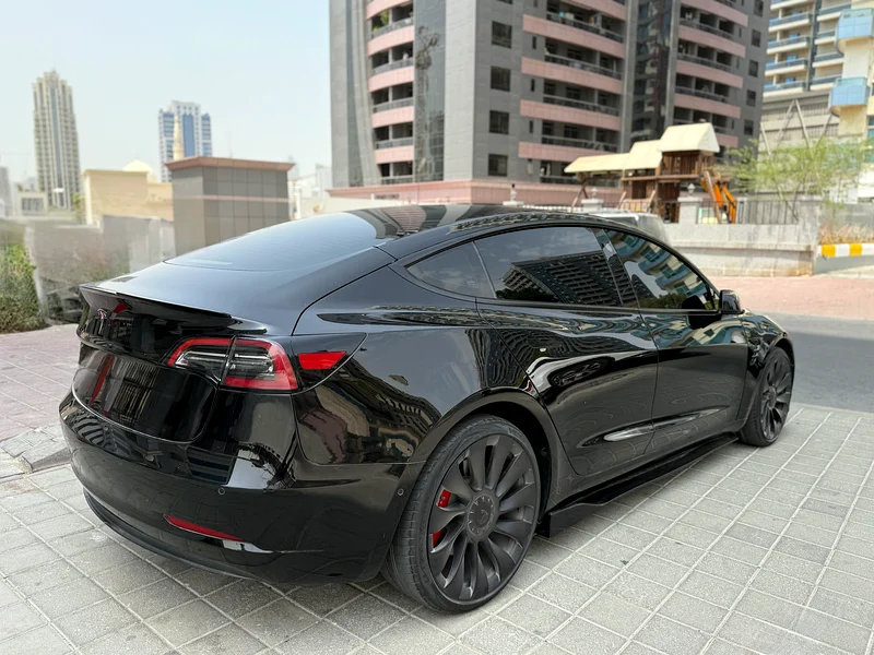 TESLA PERFORMANCE / GCC / ORIGINAL PAINT / FSH / 2 KEYS63490662013954114