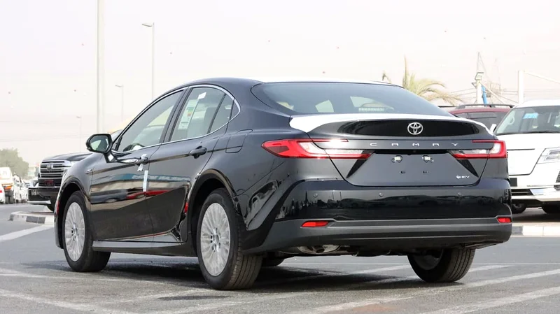Toyota Camry LE 2.5L HEV63484601149697112