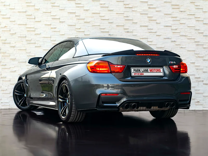 عروض العودة إلى المدرسة • BMW M4 كابريو • سجل صيانة كامل • تم الحفاظ عليها بعناية فائقة • حالة ممتازة63484819764865111
