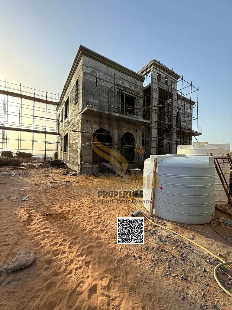 🏡 فيلا فاخرة للبيع - موقع ممتاز على الشاطئ63852688327298114