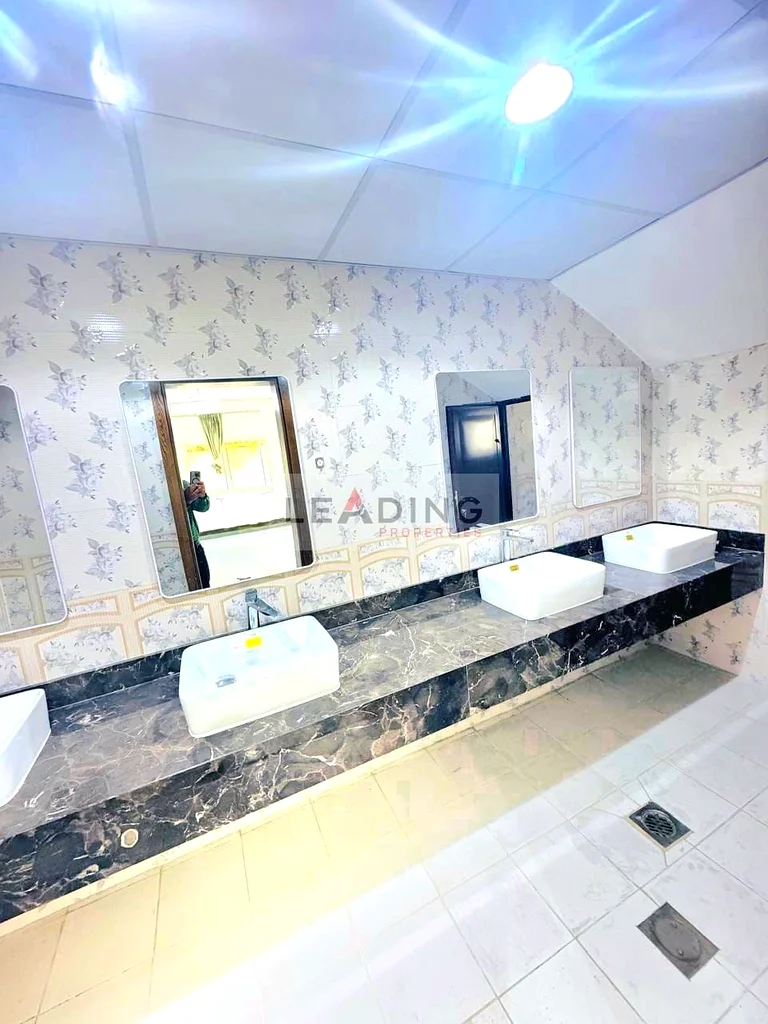 فيلا واسعة | غير مفروشة | تخطيط كبير63743216680065114