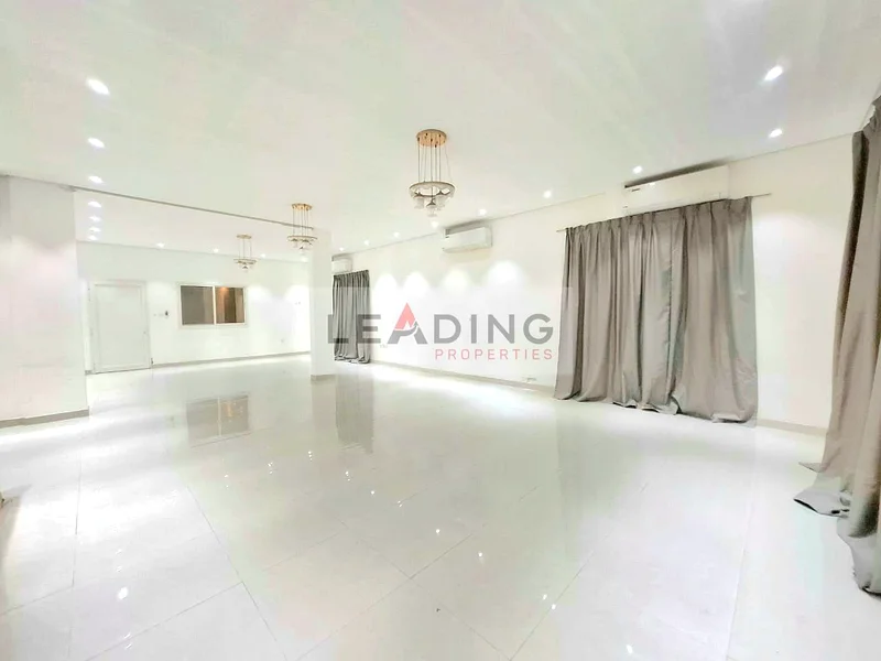 فيلا واسعة | غير مفروشة | تخطيط كبير63743216680065112