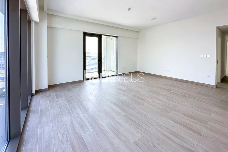 Full Canal Views | Vacant | Beach Access | Large64025376885505112