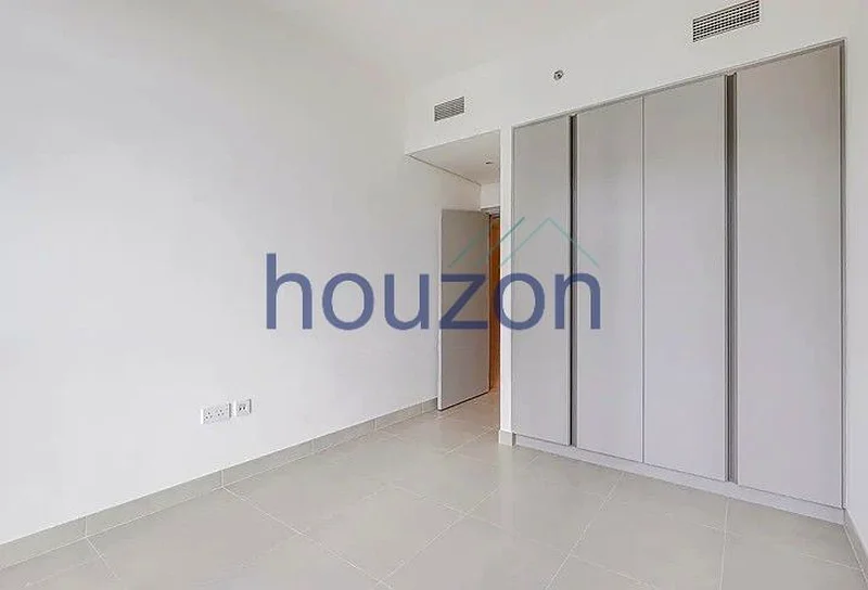شقة جديدة من غرفة نوم واحدة | شاغرة | إطلالة على برج وخليج63761028035074113