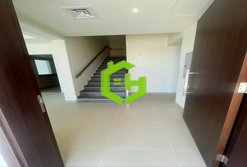 4 Br Corner | Single Row | Great Location63747715467265112